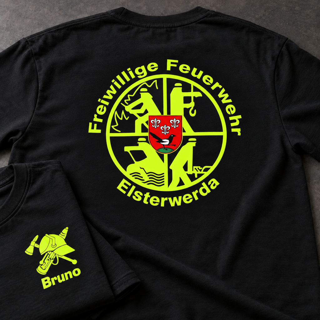Detailansicht Feuerwehr T Shirt mit neongelbem Rückenmotiv und Ortswappen