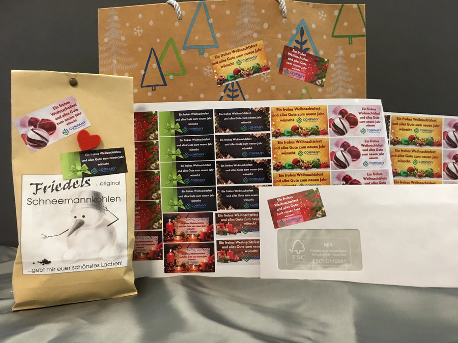 Personalisierte Weihnachtsaufkleber mit Firmenlogo auf Verpackungen