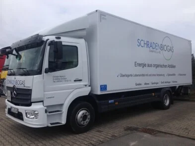 LKW Beklebung Fahrzeugbeschriftung